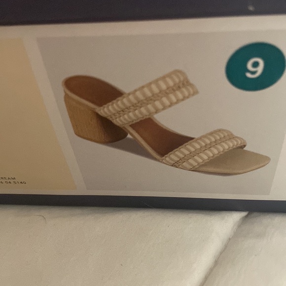 Ladies 9 tan sandal heel shoe - Picture 3 of 3